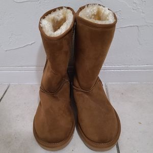 UGG Classic Short II